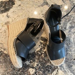 Black Treasure & Bond Wedges